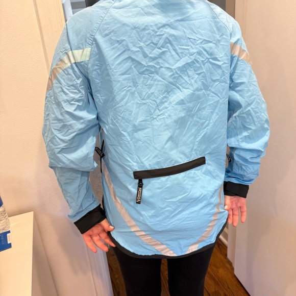 Light blue Running Room windbreaker jacket size small - Picture 2 of 3